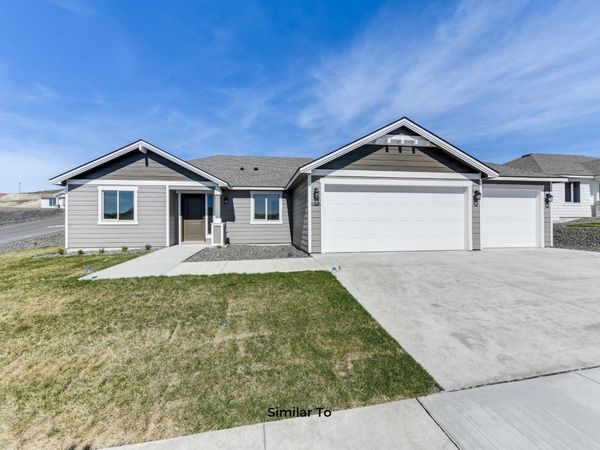 513 Grapevine St, Grandview, WA 98930