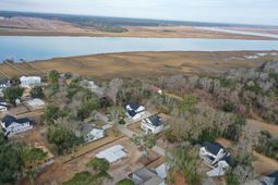 2028 River Bend Drive photo 4