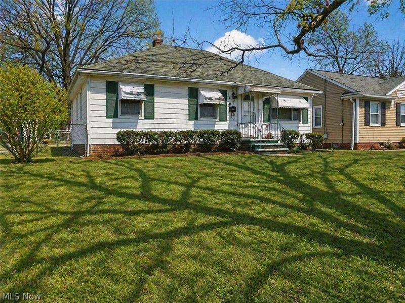 16241 Glenburn Avenue, Maple Heights, OH 44128 Photo 2