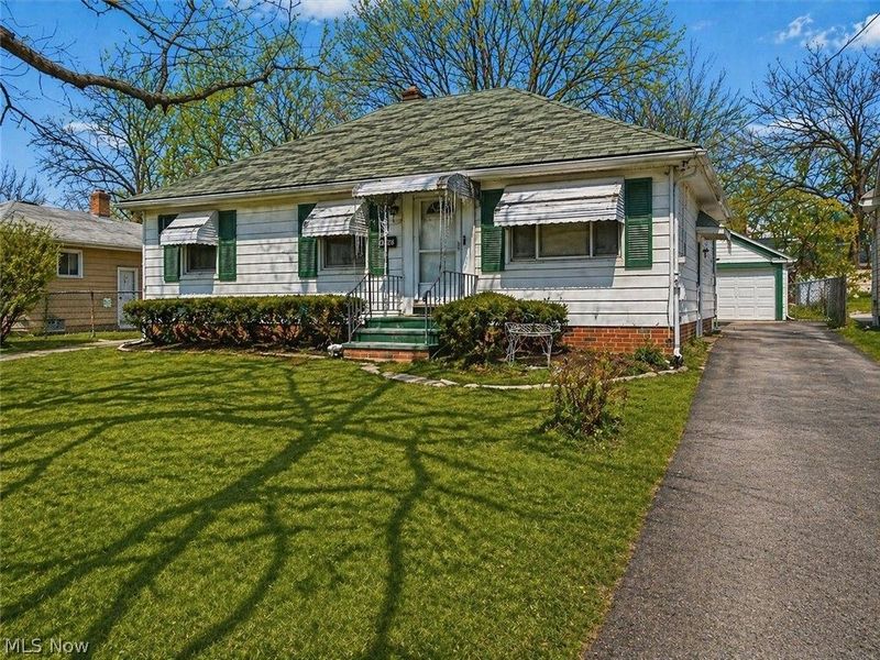 16241 Glenburn Avenue, Maple Heights, OH 44128 Photo 3