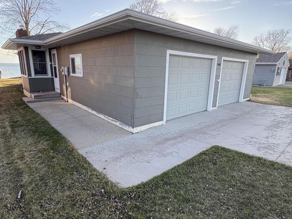 148 N LAKE DRIVE, Watertown, SD 57201