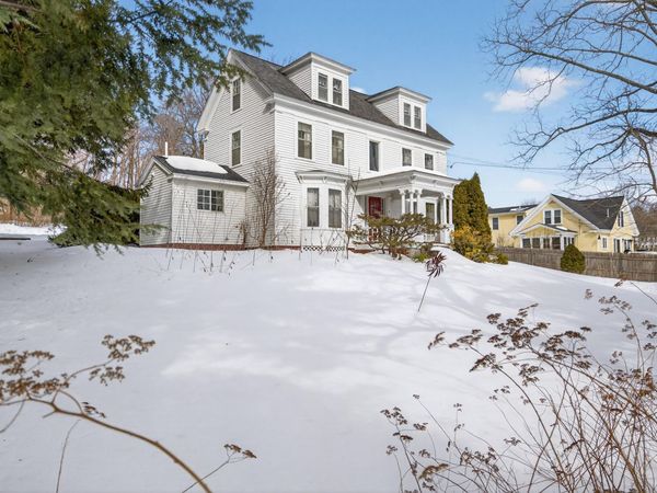 4 Trefethen Avenue, Kittery, ME 03904