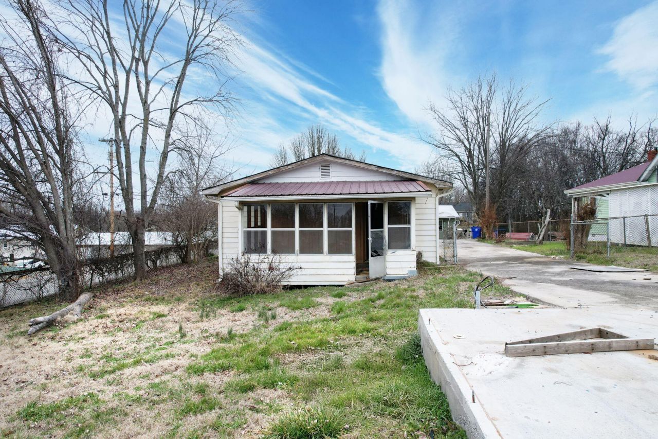 800 17th Street, Cleveland, TN 37311 Main Photo