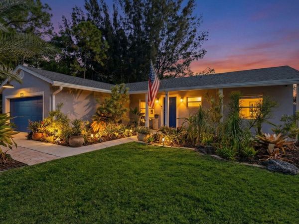 17830 49th Street N, Loxahatchee, FL 33470