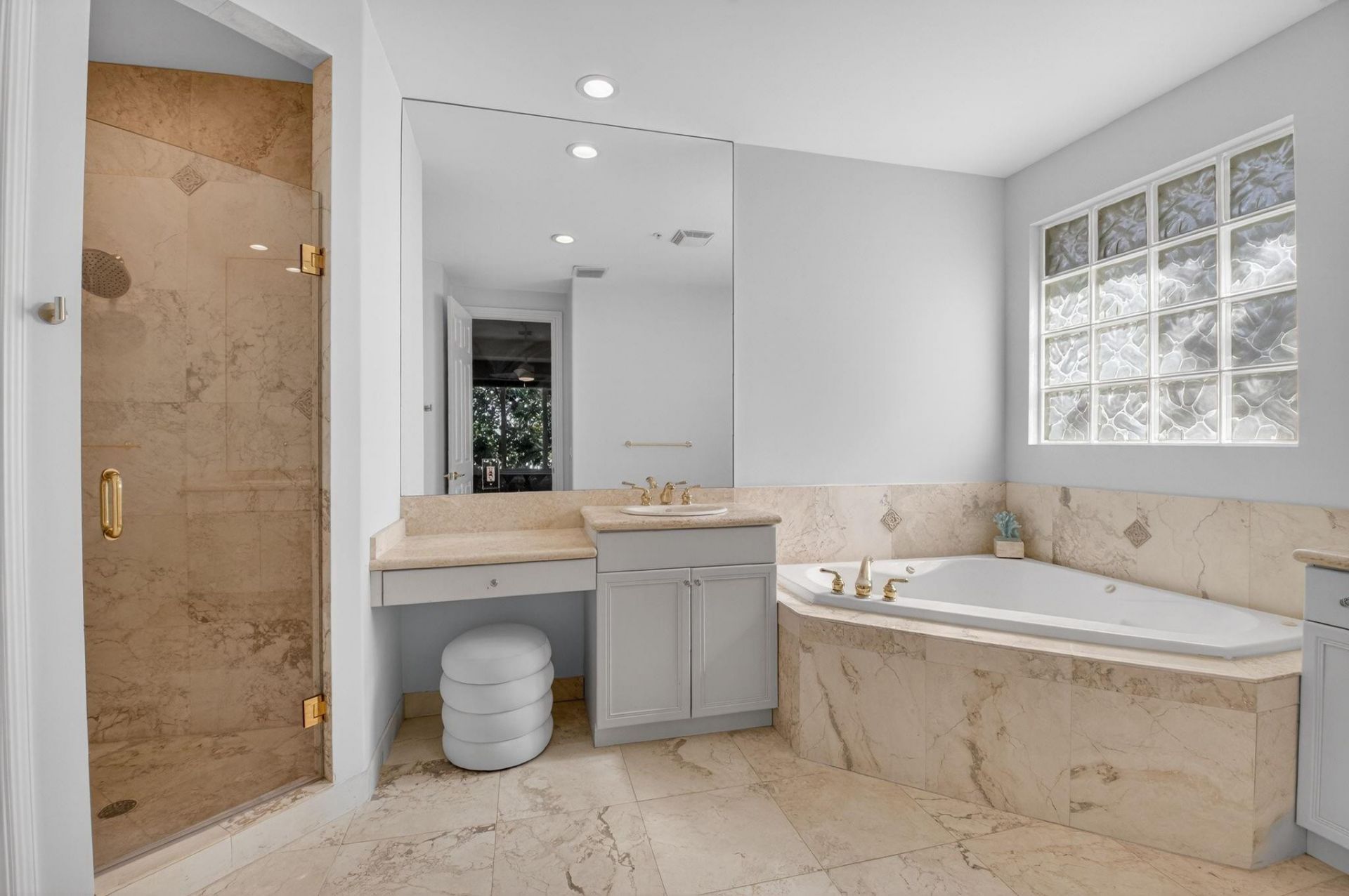 23 Royal Palm Way, Unit 18, Boca Raton, FL 33432 Photo