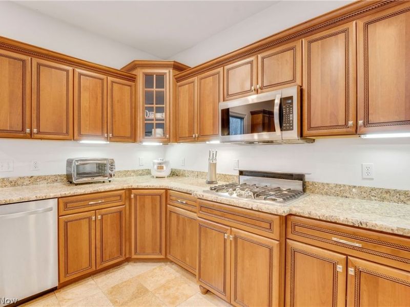38595 Flanders Drive, Solon, OH 44139 Photo 17