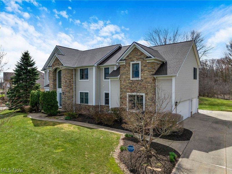 38595 Flanders Drive, Solon, OH 44139 Photo 2