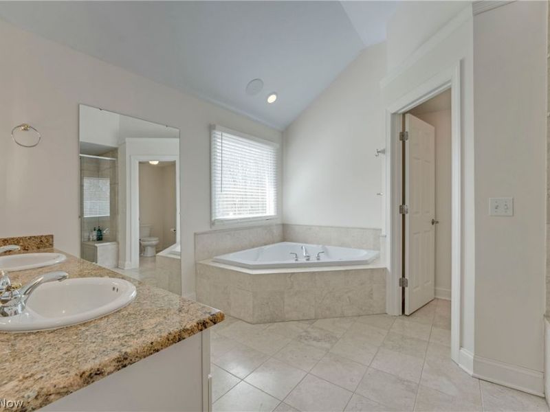 38595 Flanders Drive, Solon, OH 44139 Photo 24