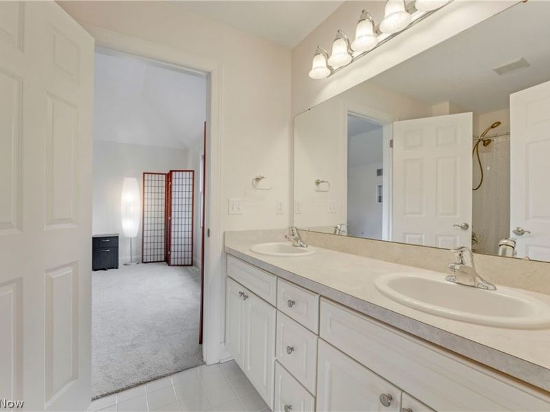 38595 Flanders Drive, Solon, OH 44139 Photo 32