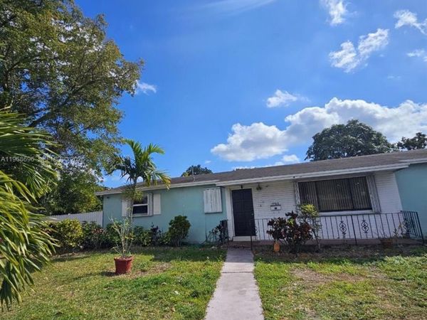 1760 NW 135th St , Miami, FL 33167