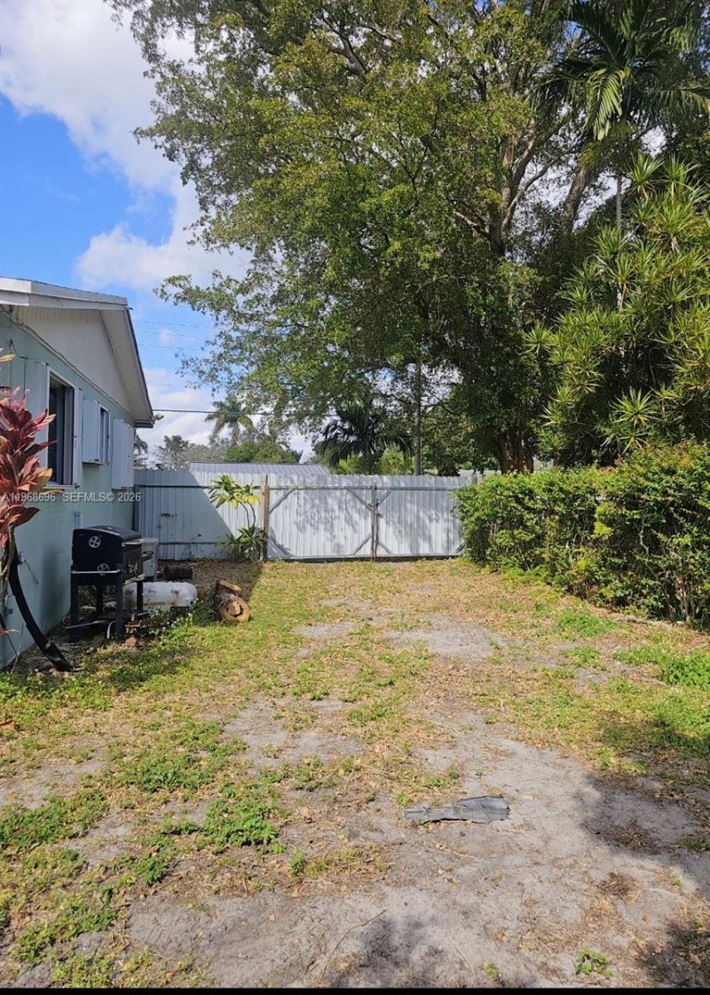 1760 NW 135th St , Miami, FL 33167 Photo