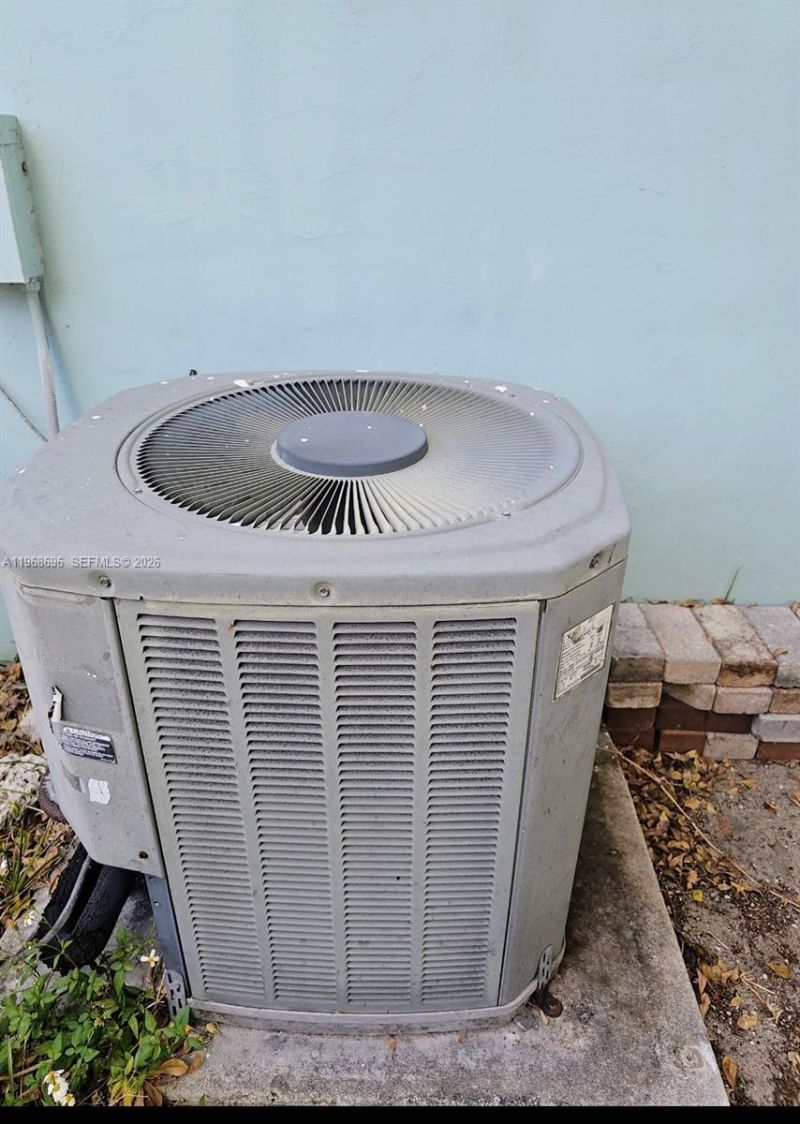 1760 NW 135th St , Miami, FL 33167 Photo