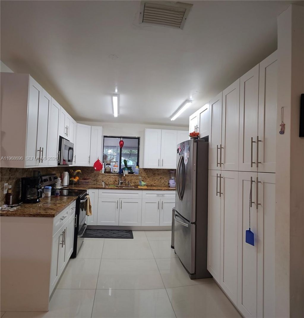 1760 NW 135th St , Miami, FL 33167 Photo