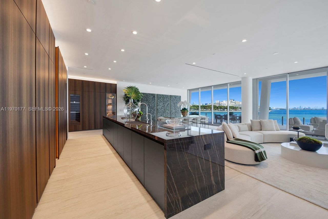 5 Grove Isle Drive, Unit M204, Coconut Grove, FL 33133 Photo