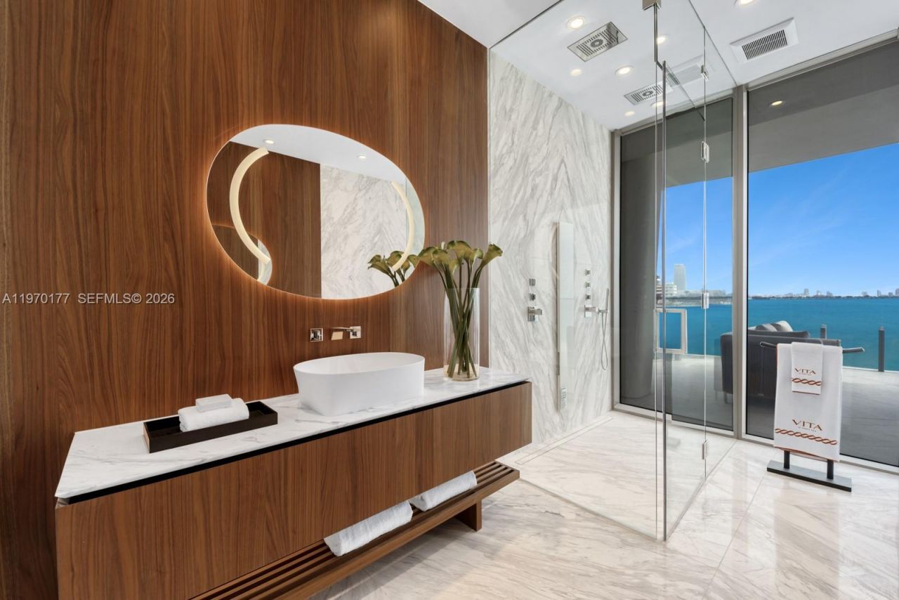 5 Grove Isle Drive, Unit M204, Coconut Grove, FL 33133 Photo