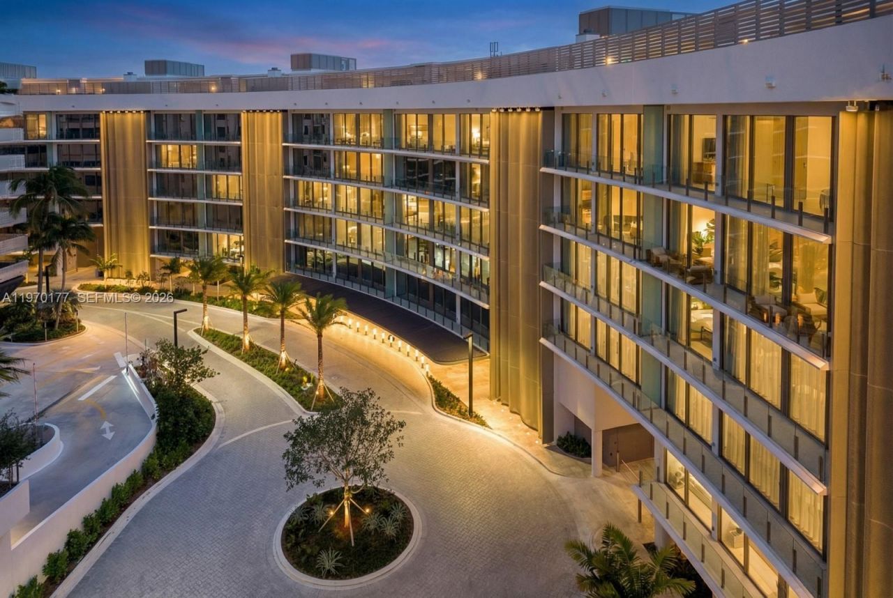 5 Grove Isle Drive, Unit M204, Coconut Grove, FL 33133 Photo