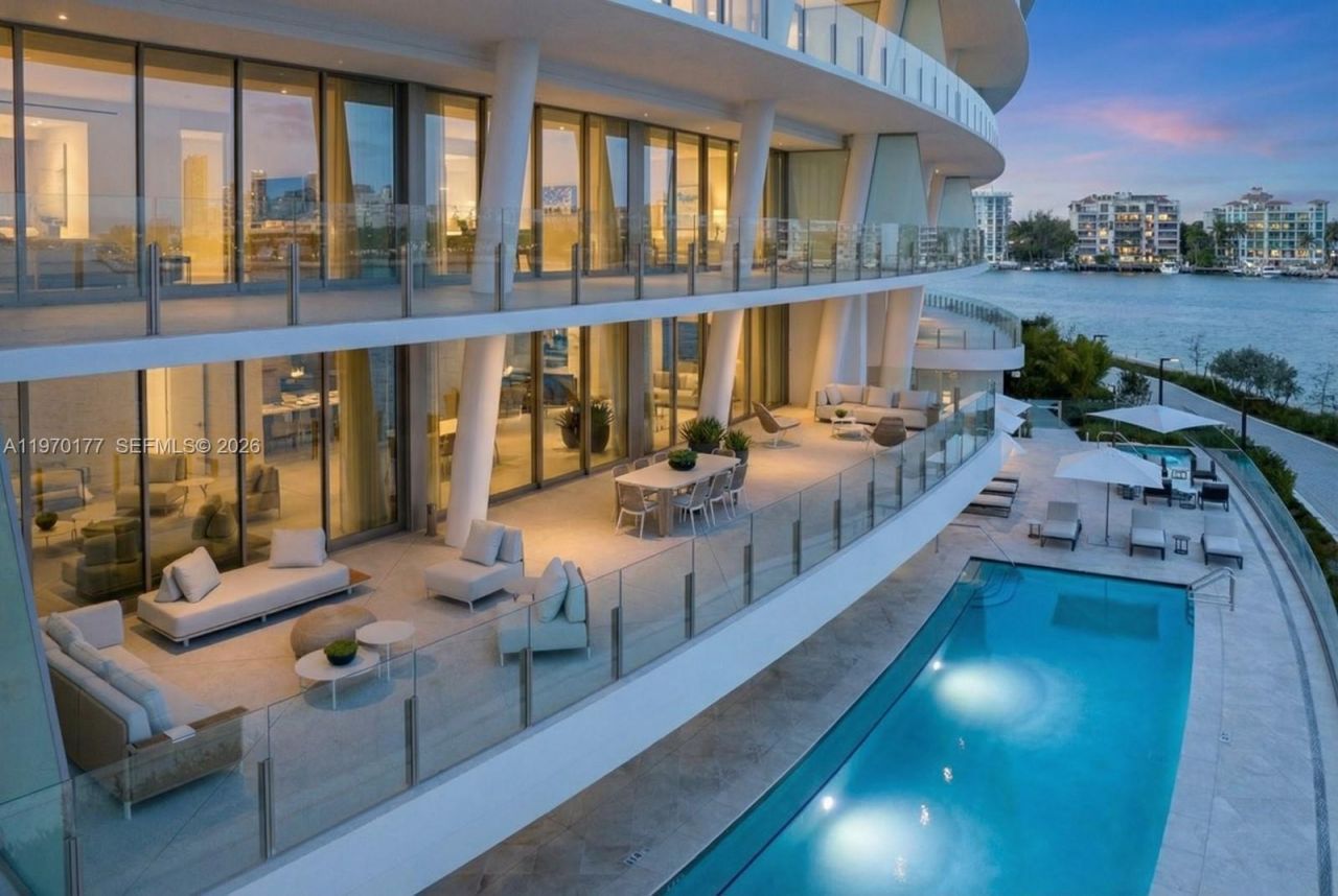 5 Grove Isle Drive, Unit M204, Coconut Grove, FL 33133 Photo