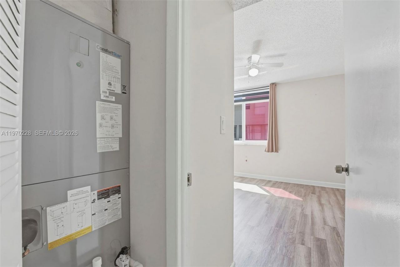 1096 W 42nd Pl , Unit 33, Hialeah, FL 33012 Photo