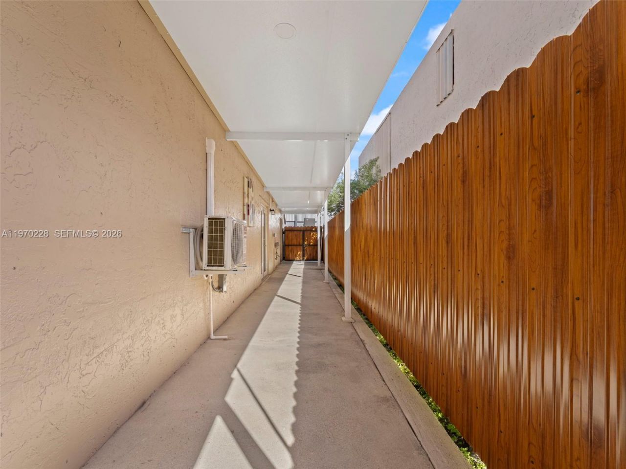 1096 W 42nd Pl , Unit 33, Hialeah, FL 33012 Photo