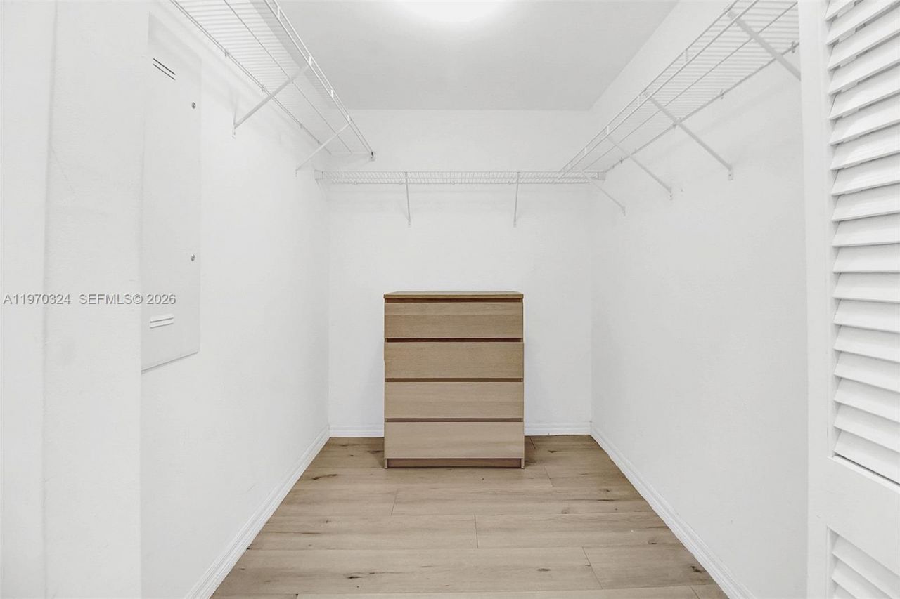 951 Brickell Ave , Unit 505, Miami, FL 33131 Photo