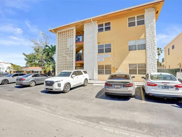 744 NE 14th Ave , Unit 1, Fort Lauderdale, FL 33304