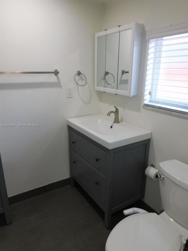 620 NW 58th Ct, Miami, FL 33126 Photo