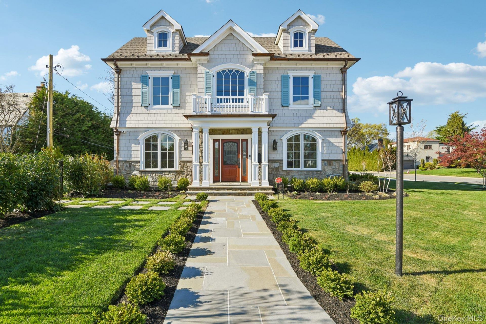 133 Newmarket Road, Garden City, NY 11530 Main Photo