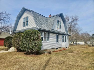 16 W Park Street, New York Mills, MN 56567