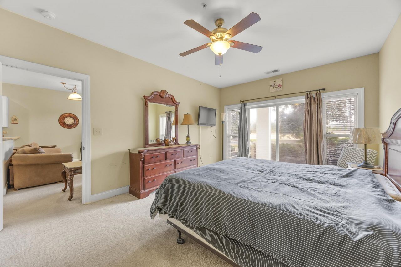 1033 World Tour Blvd. Photo 15