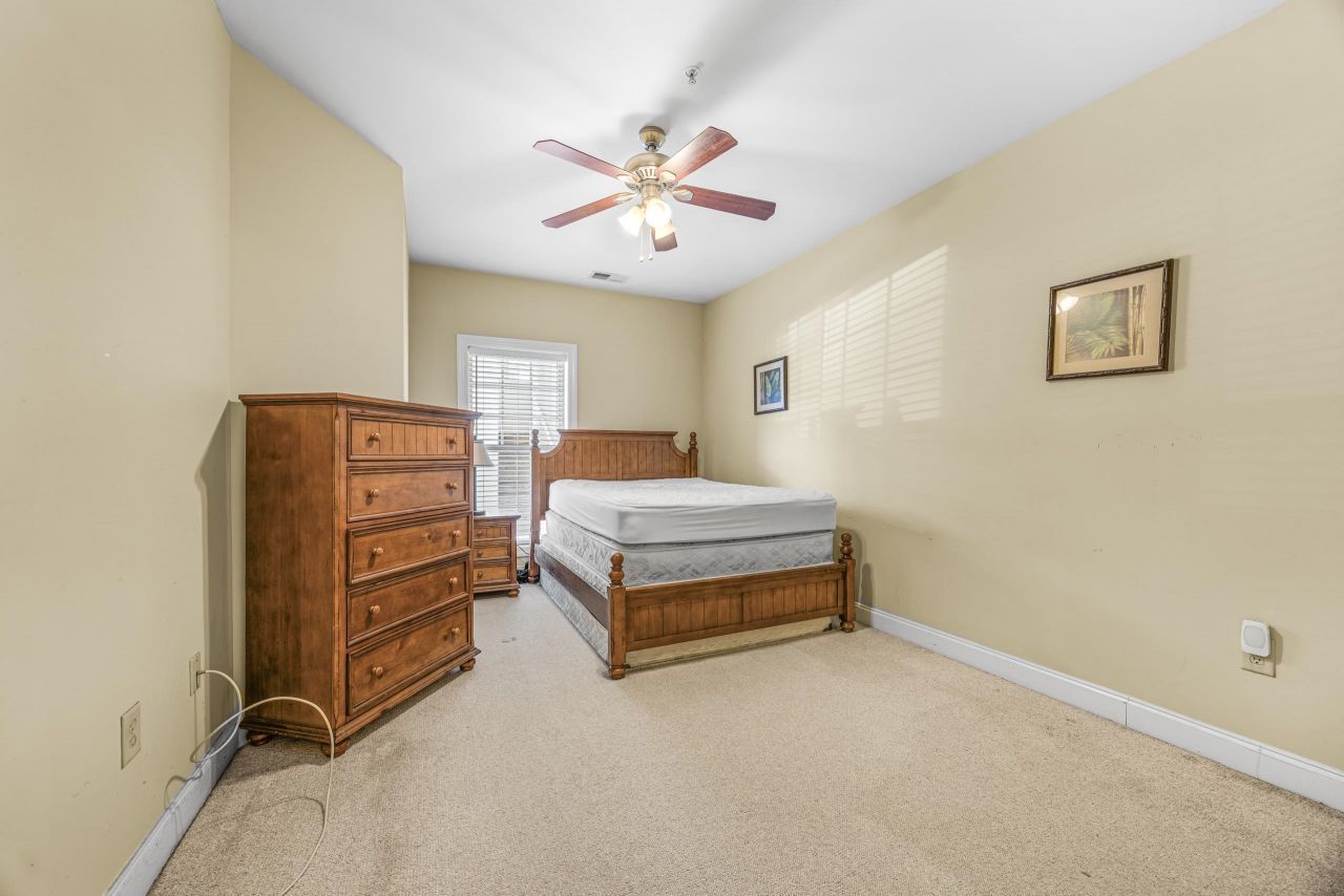 1033 World Tour Blvd. Photo 22