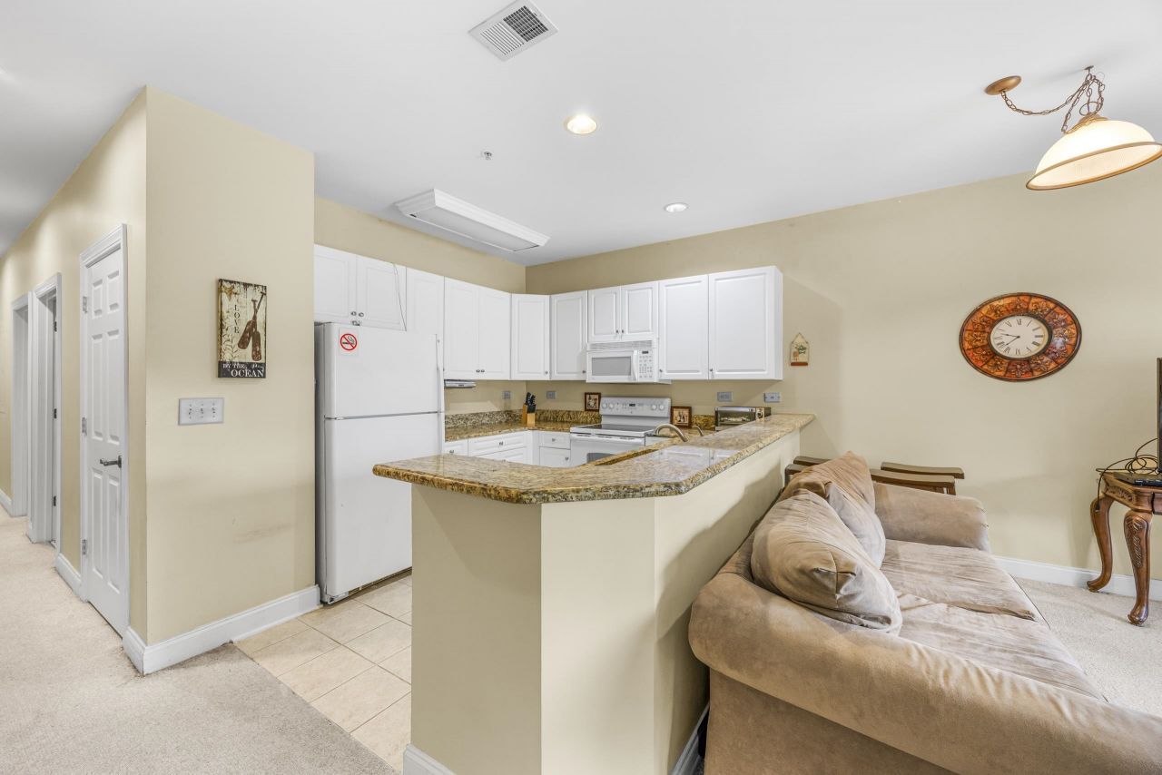 1033 World Tour Blvd. Photo 4