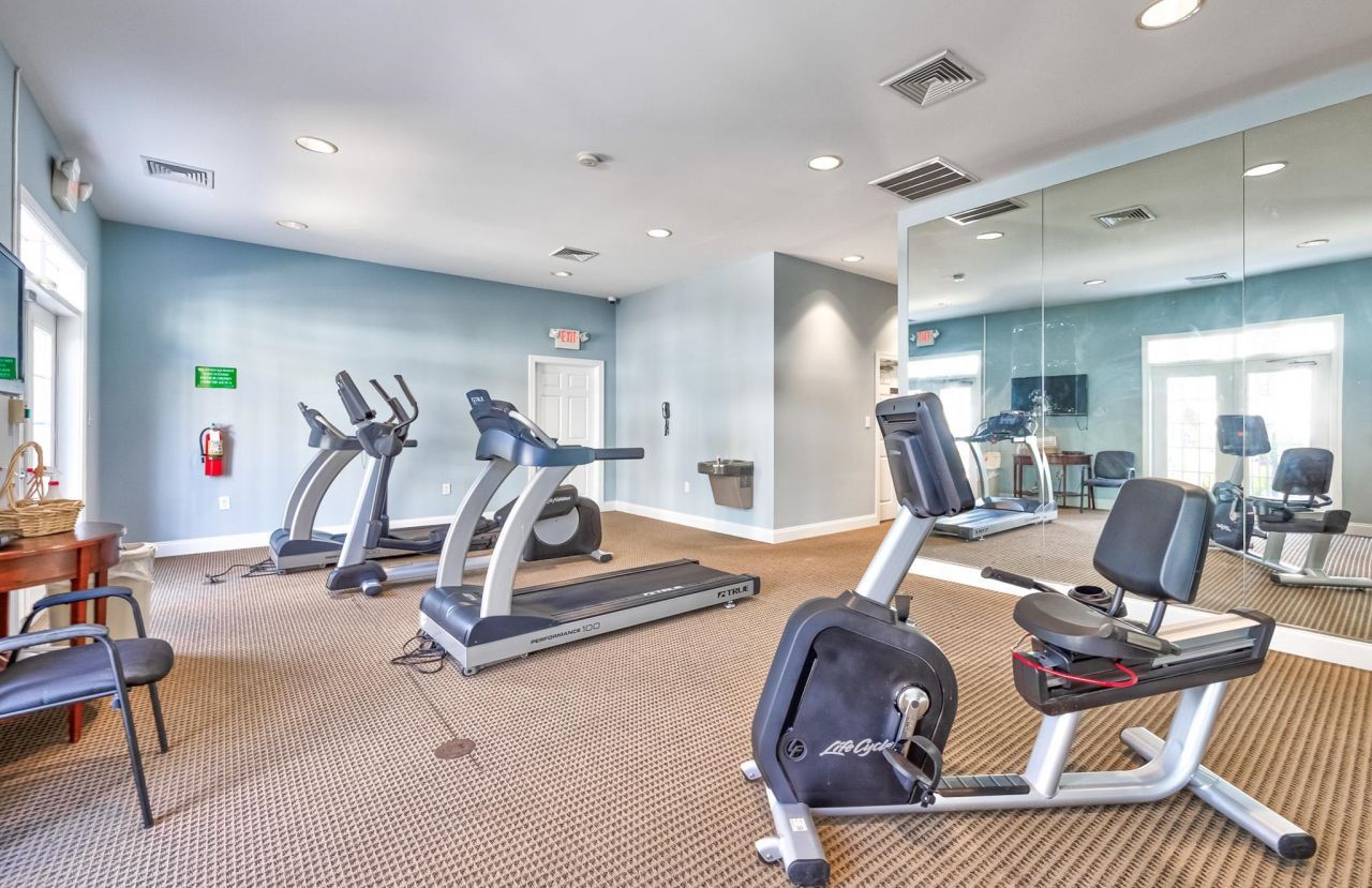 1033 World Tour Blvd. Photo 40