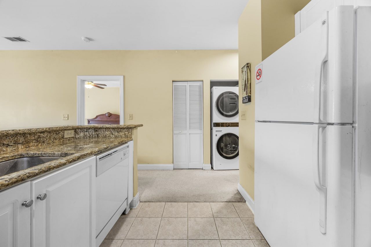 1033 World Tour Blvd. Photo 7