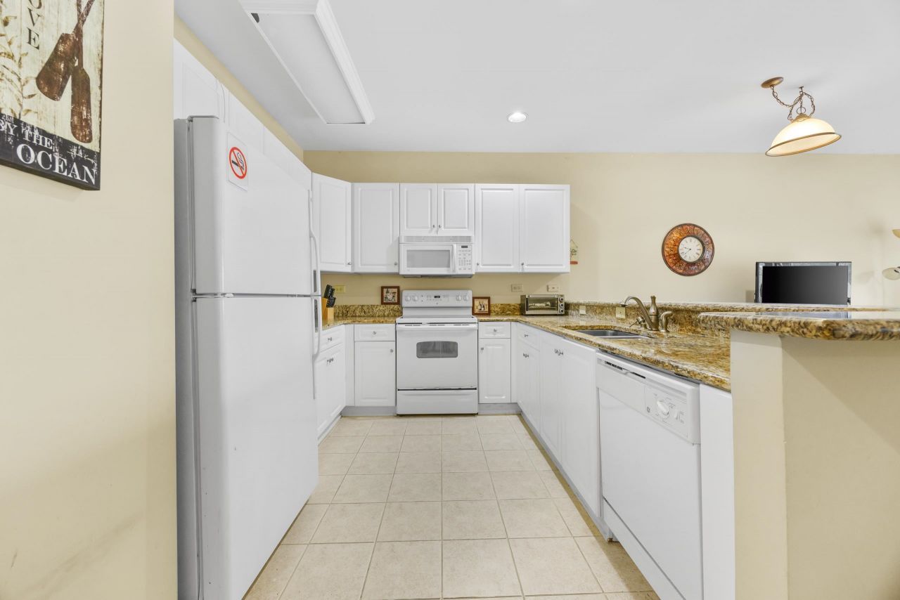 1033 World Tour Blvd. Photo 9