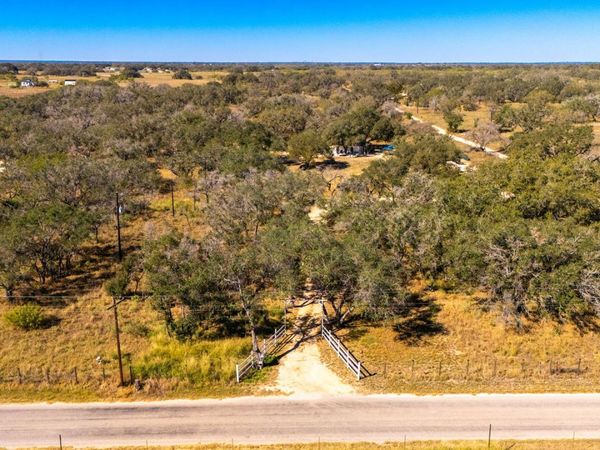 1742 County Road 777, Devine, TX 78016