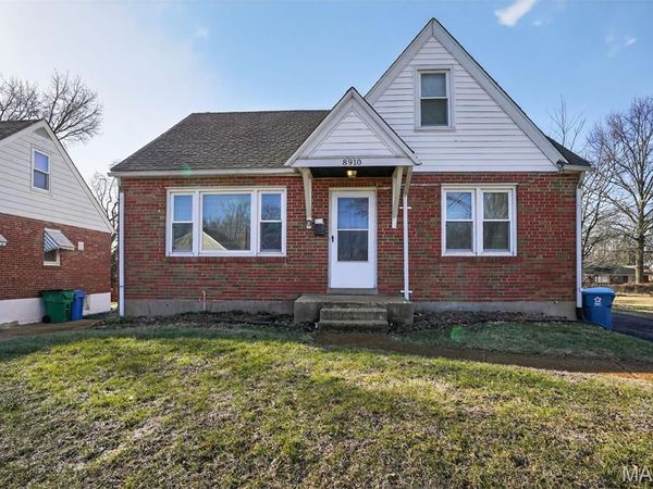 8910 Harold Drive, St Louis, MO 63134