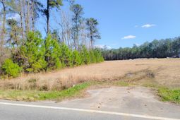 1374 Jedburg Road photo 4