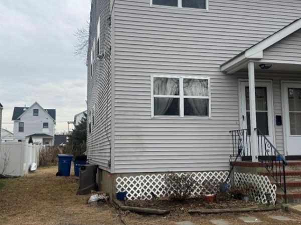 712 Drake Ave, Middlesex, NJ 08846