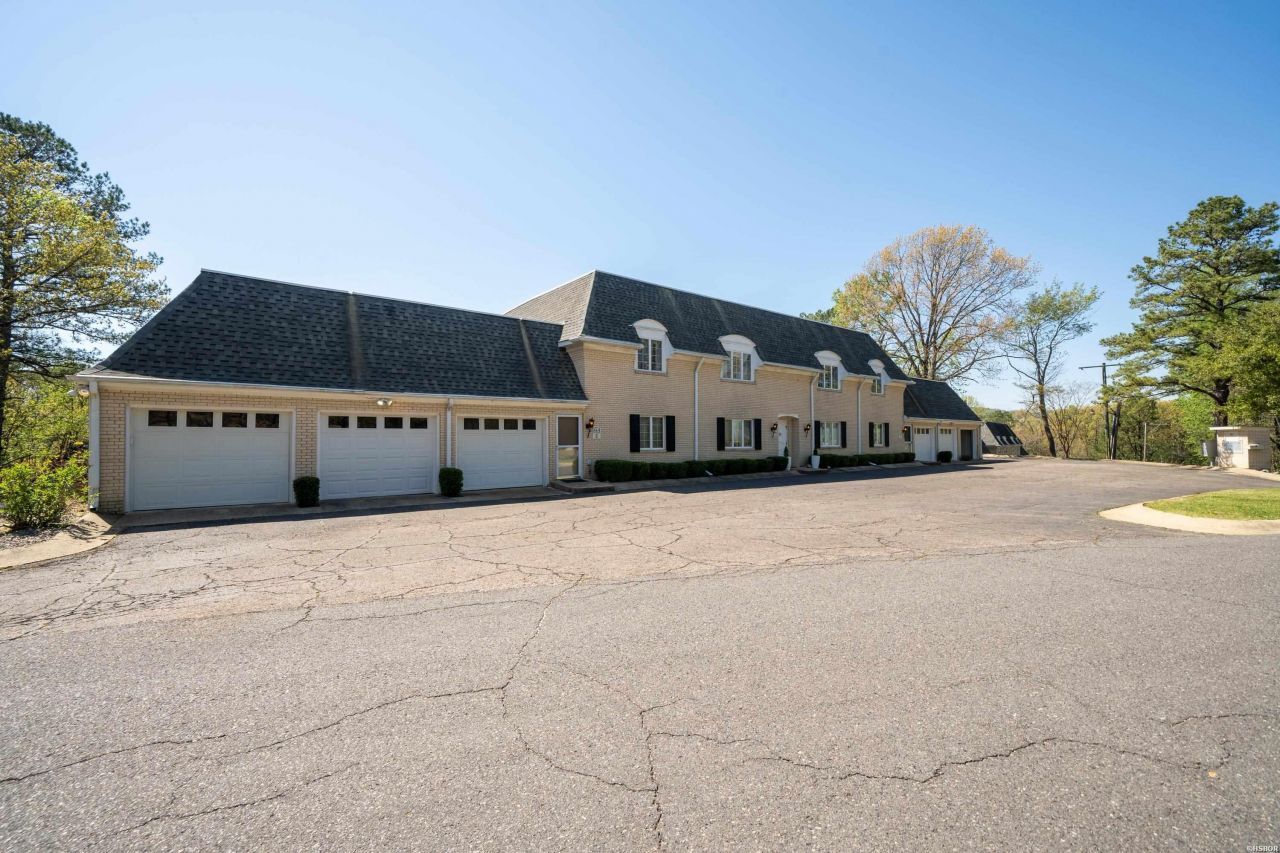 501 BELVEDERE Drive Hot Springs, AR 71901