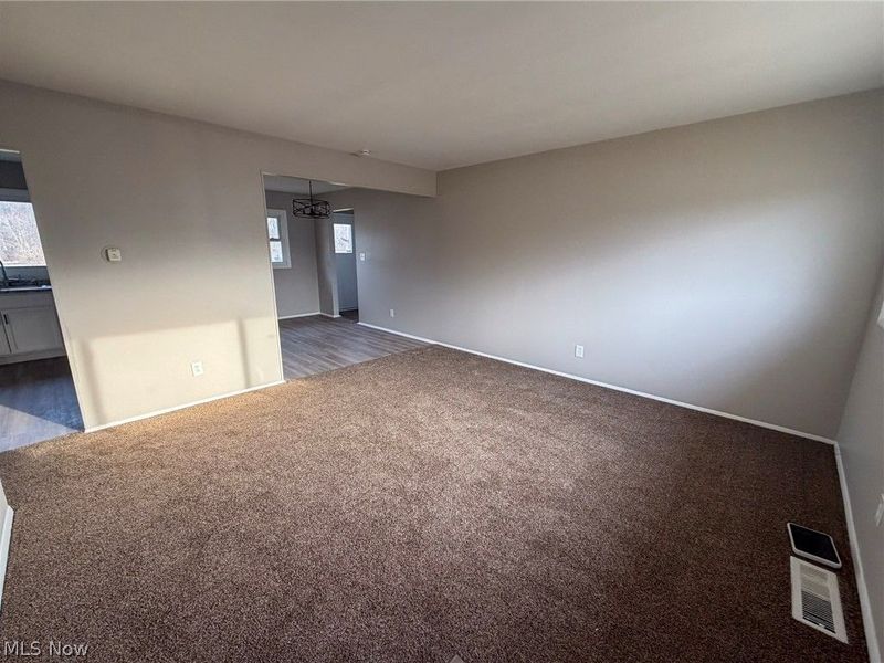 3232 Elmhill Drive NW, Warren, OH 44485 Photo 4