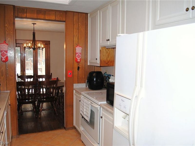 5743 Mills Creek Lane, North Ridgeville, OH 44039 Photo 12