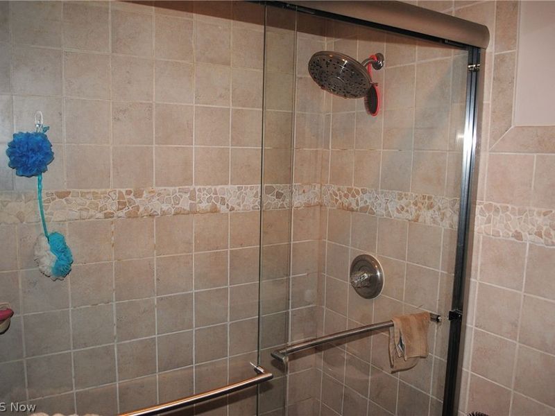 5743 Mills Creek Lane, North Ridgeville, OH 44039 Photo 23