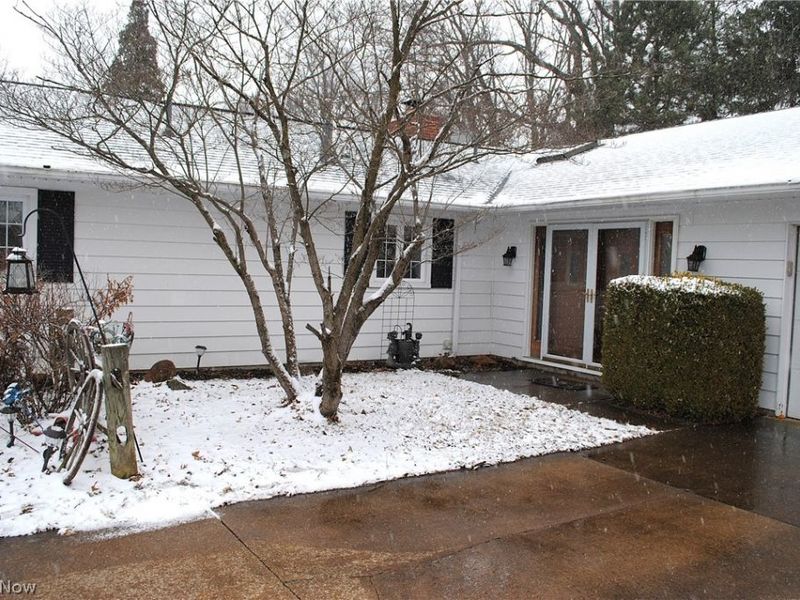 5743 Mills Creek Lane, North Ridgeville, OH 44039 Photo 3