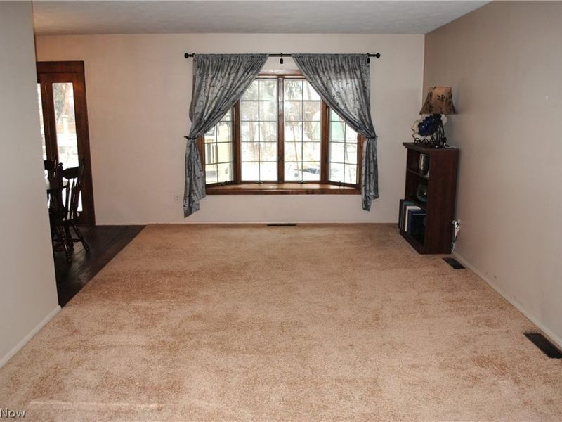 5743 Mills Creek Lane, North Ridgeville, OH 44039 Photo 4