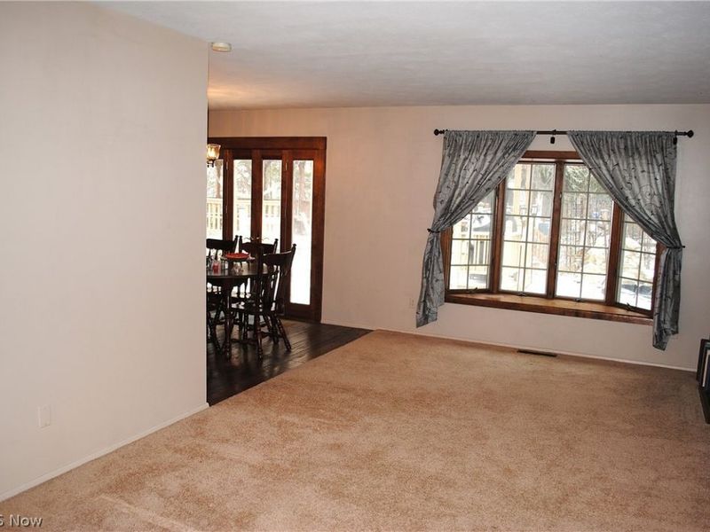 5743 Mills Creek Lane, North Ridgeville, OH 44039 Photo 5