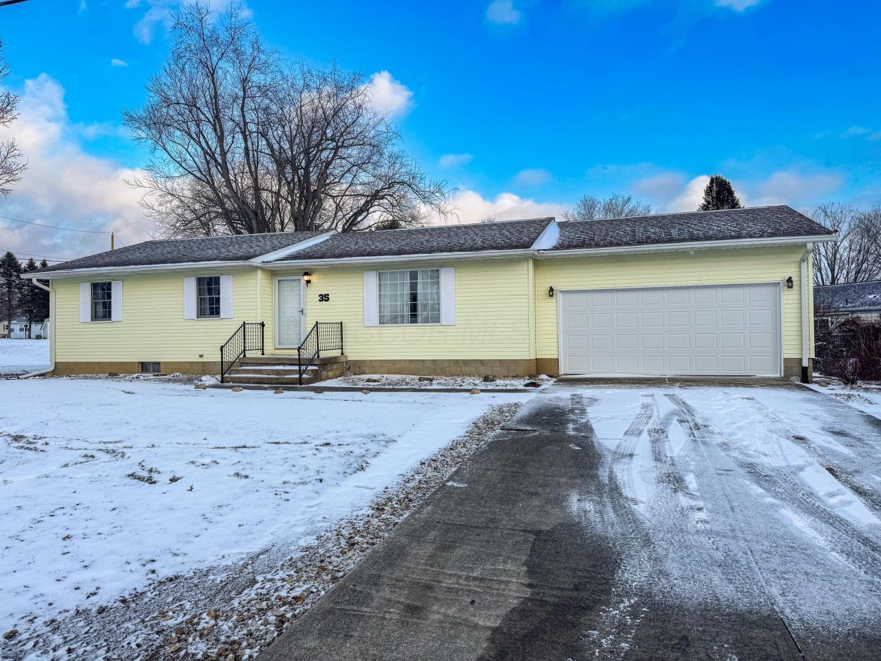 35 W Mound Street, Fredericktown, OH 43019 Main Photo