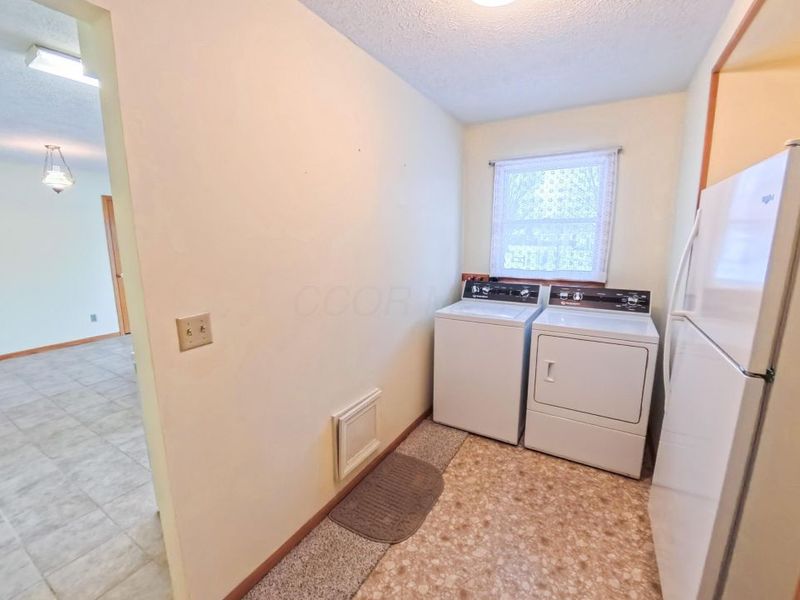 35 W Mound Street, Fredericktown, OH 43019 Photo 14