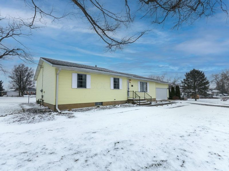 35 W Mound Street, Fredericktown, OH 43019 Photo 4