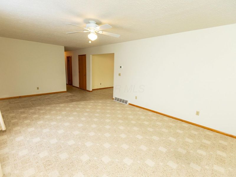 35 W Mound Street, Fredericktown, OH 43019 Photo 8