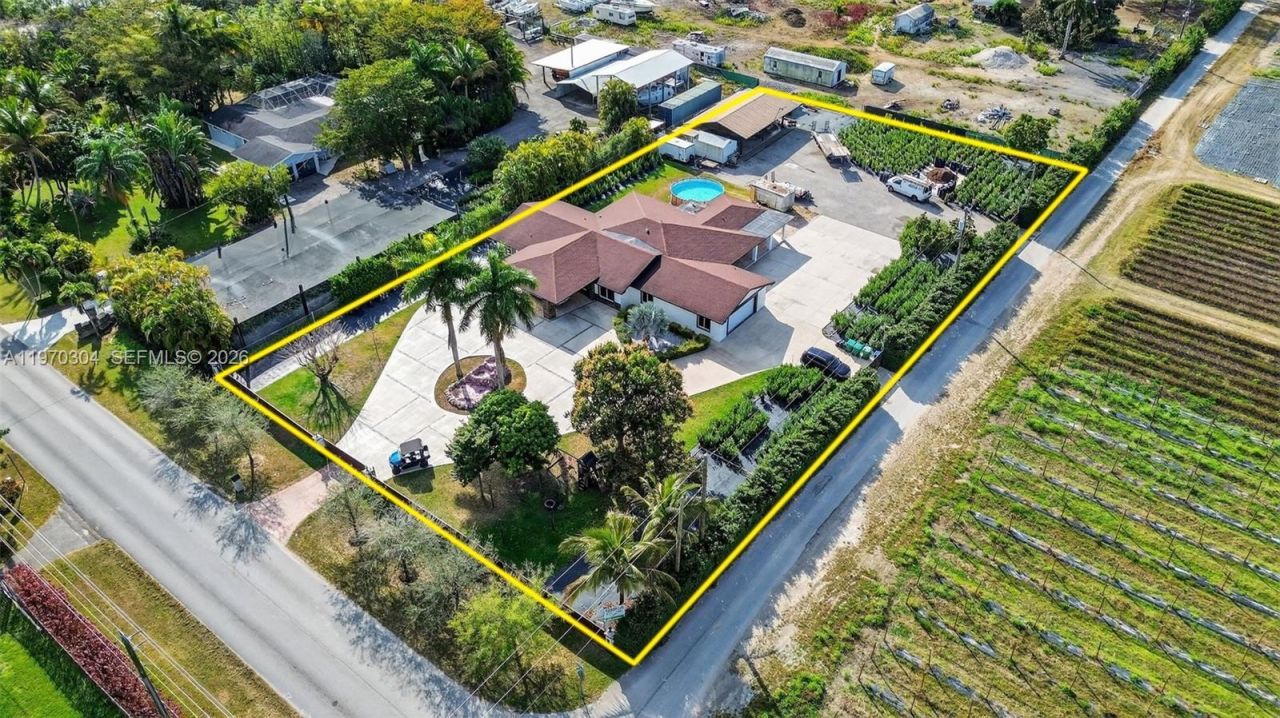 19390 SW 312th St , Homestead, FL 33030 Photo